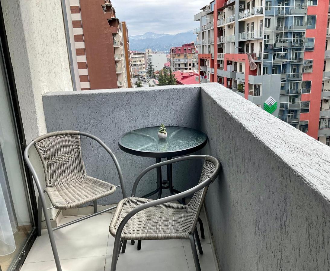 Babi Home Batumi Bagian luar foto