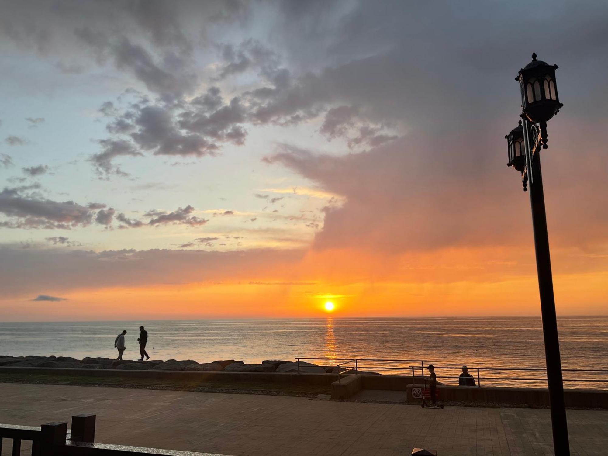 Babi Home Batumi Bagian luar foto